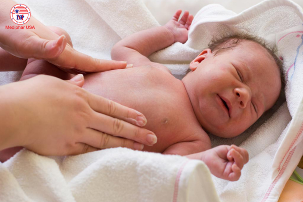 cách chữa chướng bụng đầy hơi cho trẻ sơ sinh